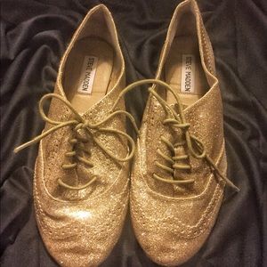 Steve Madden Wingtips size 8